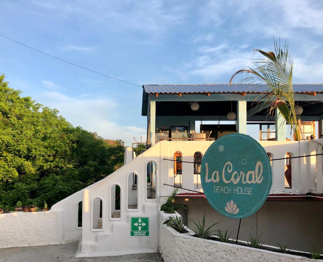 Hostel La Coral Beach House Puerto Escondido  Exterior foto
