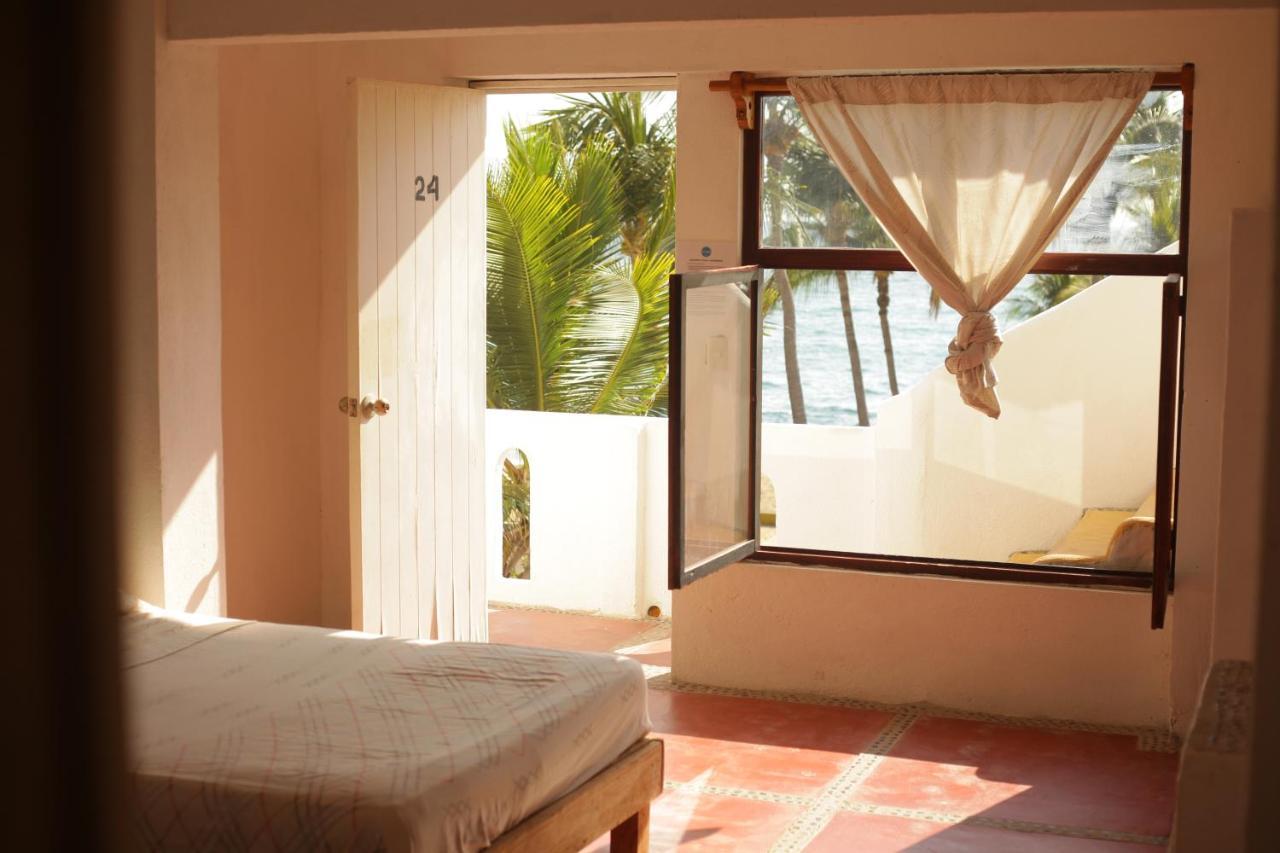 Hostel La Coral Beach House Puerto Escondido  Exterior foto